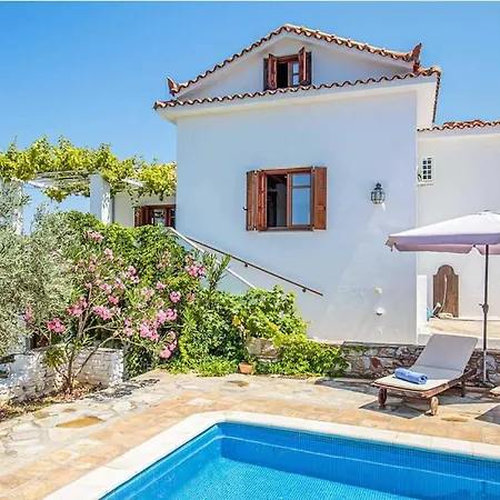 μeropi & Natalia Villa Skopelos